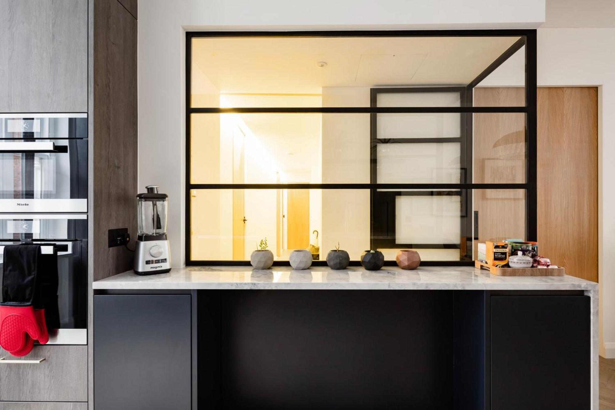 Modern Apartment & Rooms At Charing Cross Londra Dış mekan fotoğraf