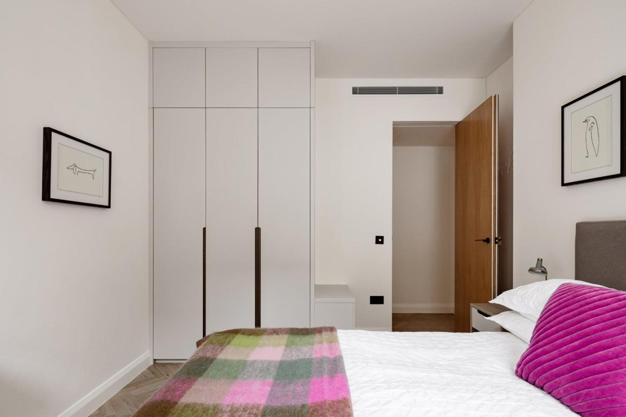 Modern Apartment & Rooms At Charing Cross Londra Dış mekan fotoğraf