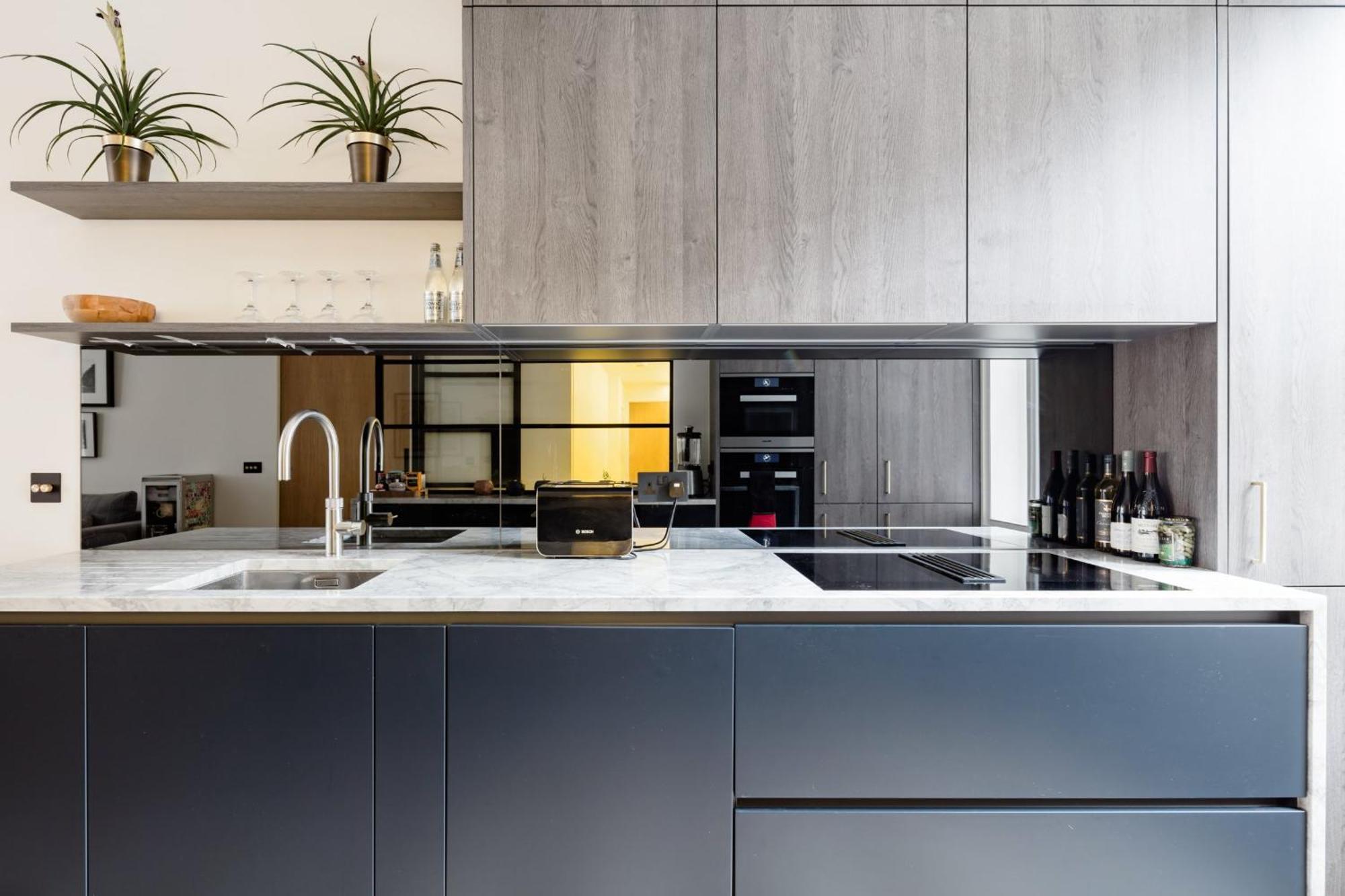 Modern Apartment & Rooms At Charing Cross Londra Dış mekan fotoğraf