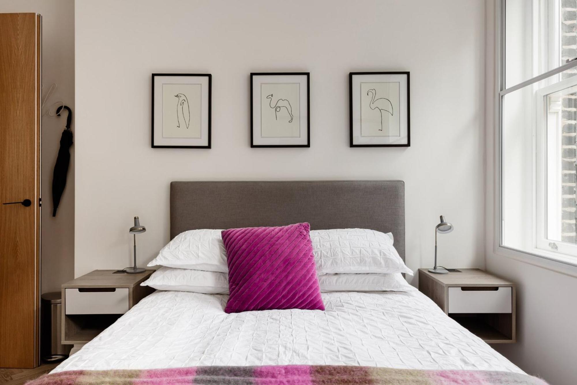 Modern Apartment & Rooms At Charing Cross Londra Dış mekan fotoğraf