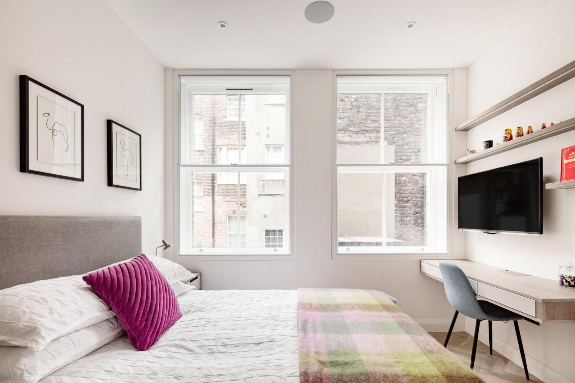 Modern Apartment & Rooms At Charing Cross Londra Dış mekan fotoğraf